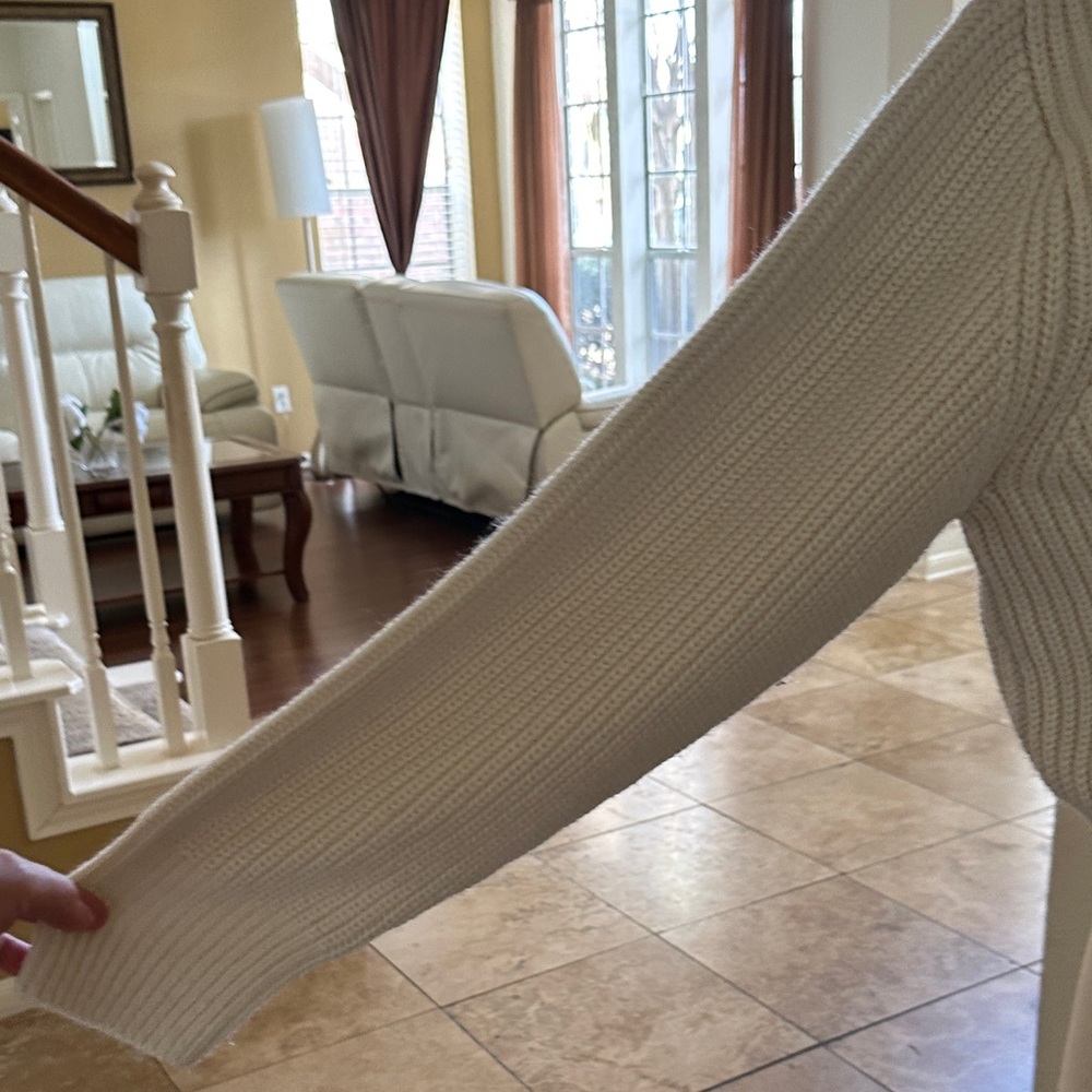 Zara Cream Ribbed Sweater - Picture 2 of 3